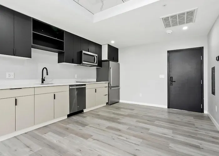 Stunning One Bedroom Penthouse With Views